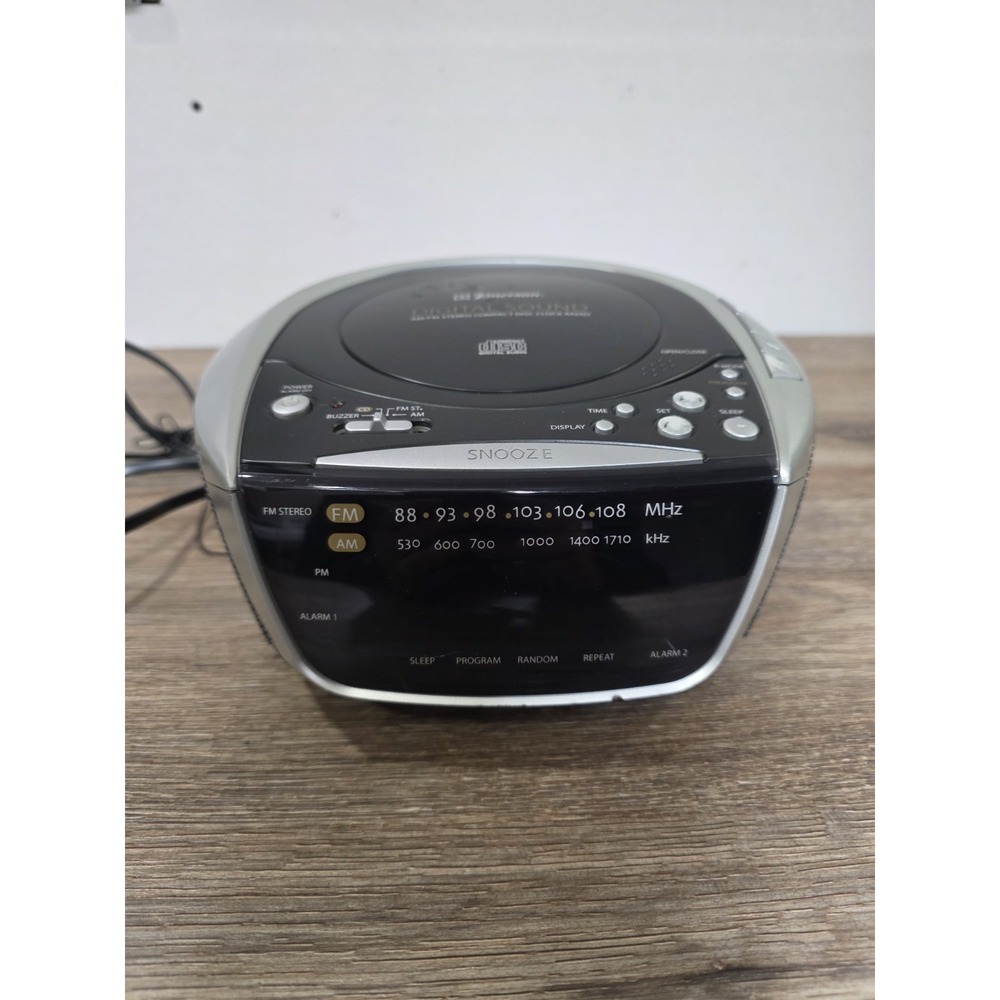 Emerson CD AM/FM Radio Alarm Clock CKD9906 - Tested Works!